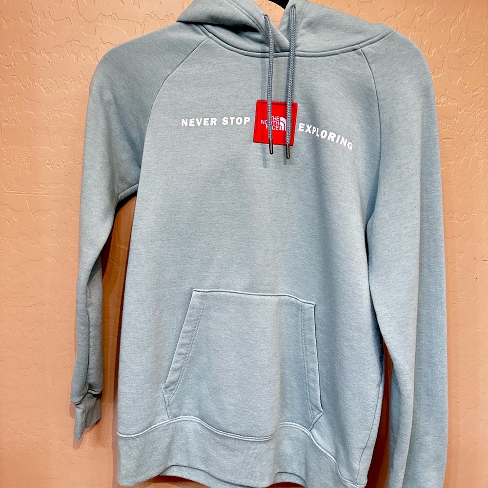 Hey everyone! I’m selling a NorthFace hoodie. I’ve worn it about two times!